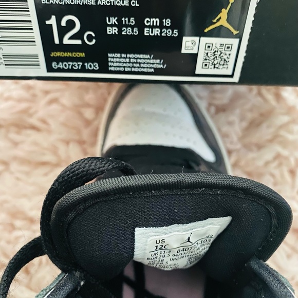 Jordan 1 Mid - Picture 3 of 3